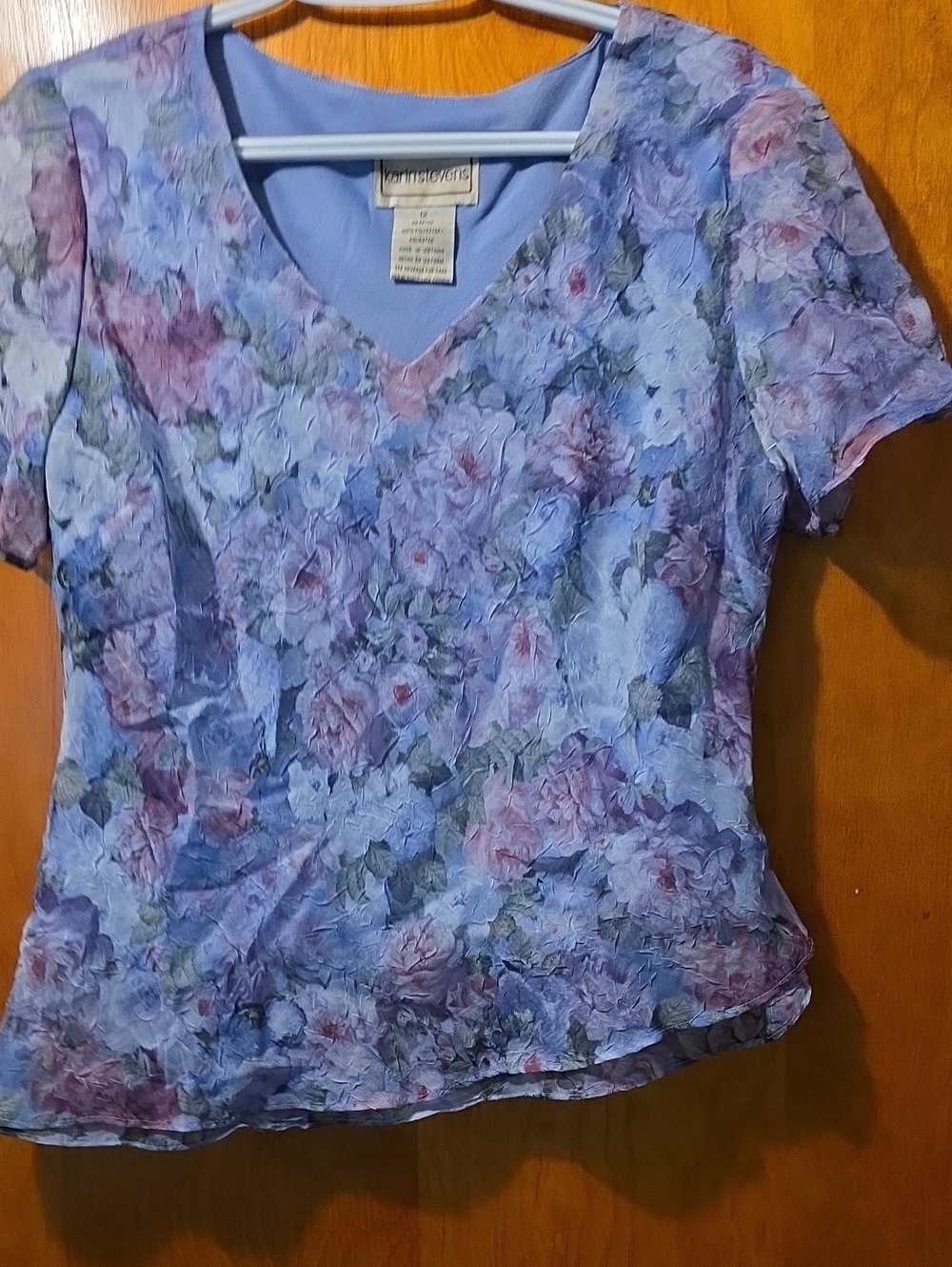 karin stevens Lavender Floral V-Neck Short Sleeve Blouse